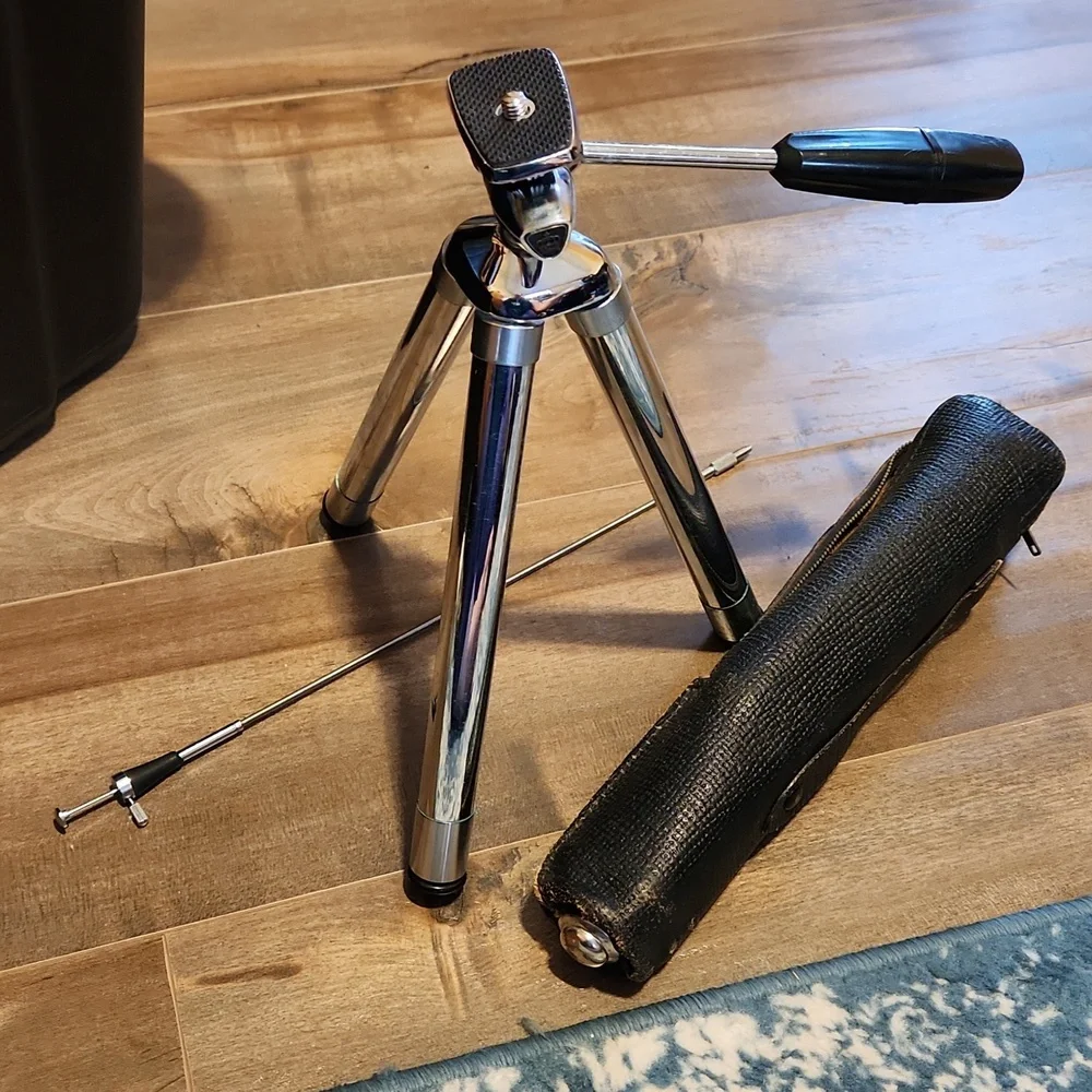 Tripod - Picture 3 of 4